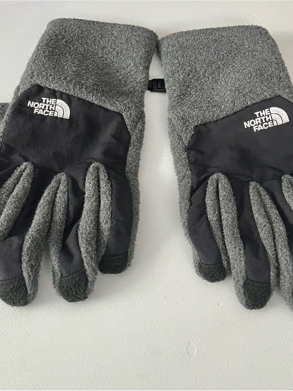 The North Face Men's Gray Black Fleece UR Powered Gloves Size xL